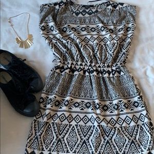F21 Large tribal print dress w pockets